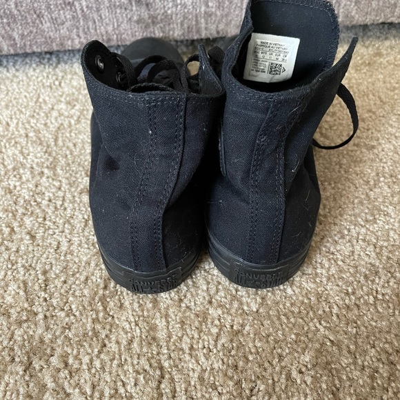 Converse Black Mens U.S. size 10 - Picture 2 of 5